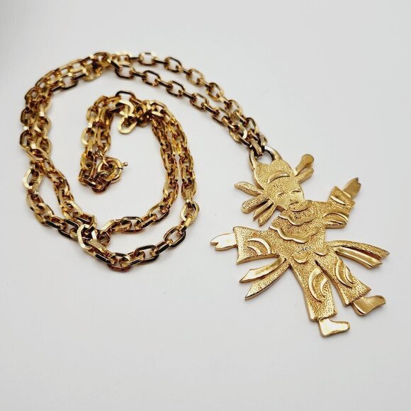 Vintage Crown Trifari Ming Collection Asian Dancer Figure Gold Tone Necklace - Picture 1 of 6